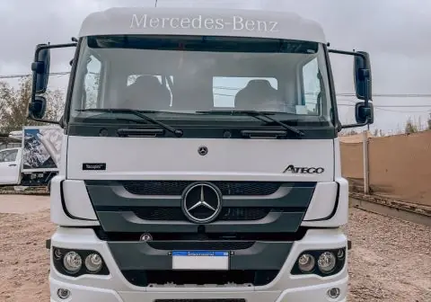 Camión Mercedes-Benz Atego de la flota