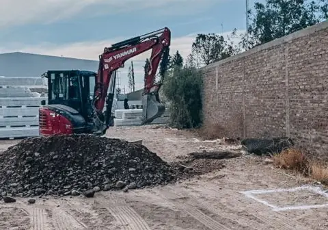 Excavadora en la obra