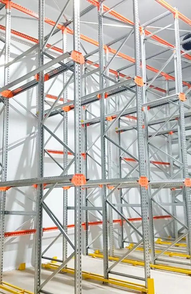 Racks de una cámara nueva